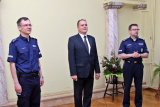 Odchodzący na emeryturę młodszy inspektor Jarosław Głośny składa podziękowania za wieloletnią współpracę wszystkim policjantkom i policjantom oraz pracownikom cywilnym Komendy Miejskiej Policji w Sosnowcu