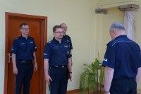 Naczelnik Wydziału Prewencji składa meldunek Komendantowi Miejskiemu Policji w Sosnowcu
